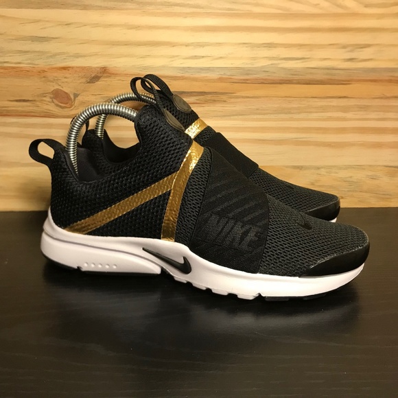 black and gold nike womens shoes